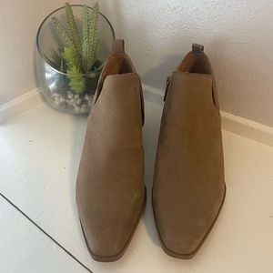 Size 8.5 brown Suede Booties! Never worn!